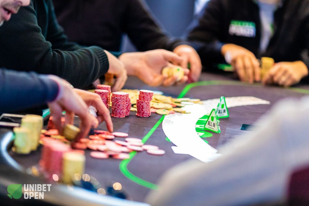 Live Poker Tournaments: Compete with the Pros